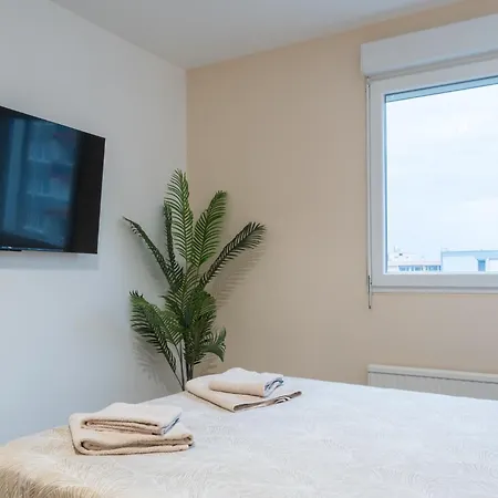 Le Jenny - 2 Lits - 4 Pers' - Parking - Streaming * Μετς